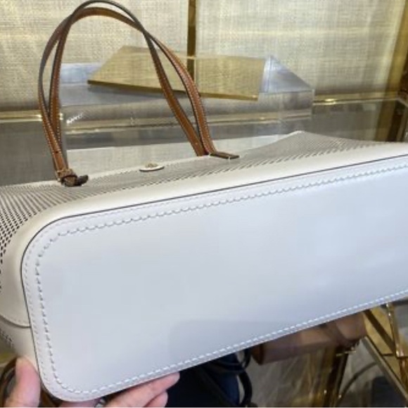 Brand new with tags Authentic Tory Burch Emerson Tote light cream - Picture 6 of 14